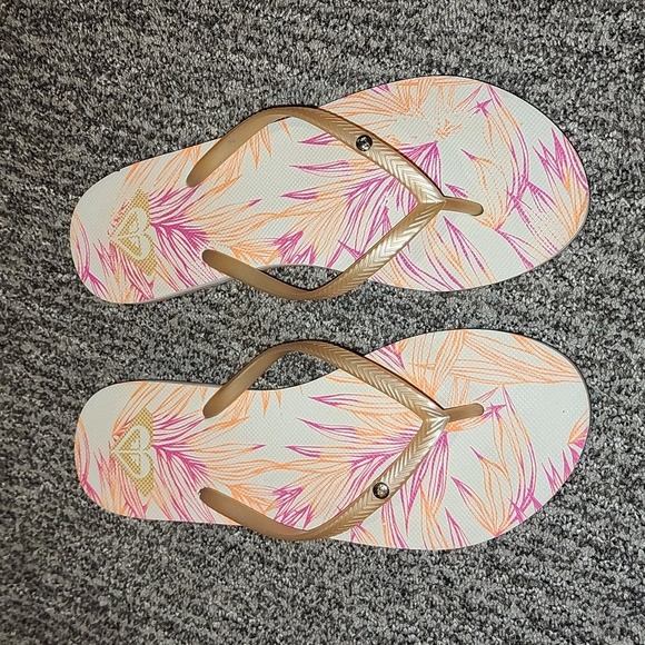 Roxy Shoes - ROXY flip flops size 8.5 orange/pink/white